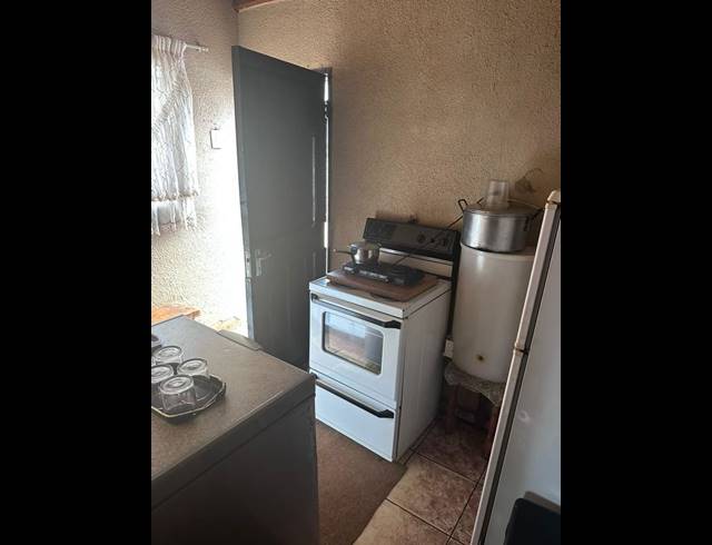 2 BEDROOM HOUSE FOR SALE IN ZONKIZIZWE